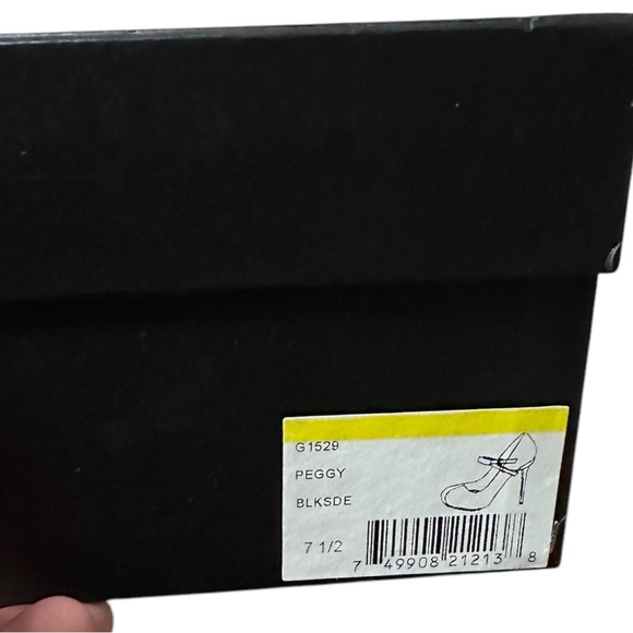 Elegant Black Stiletto Heels - Picture 11 of 11